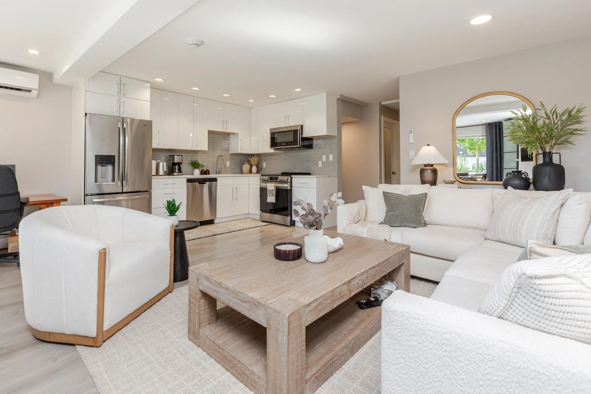 3 15989 Marine Drive