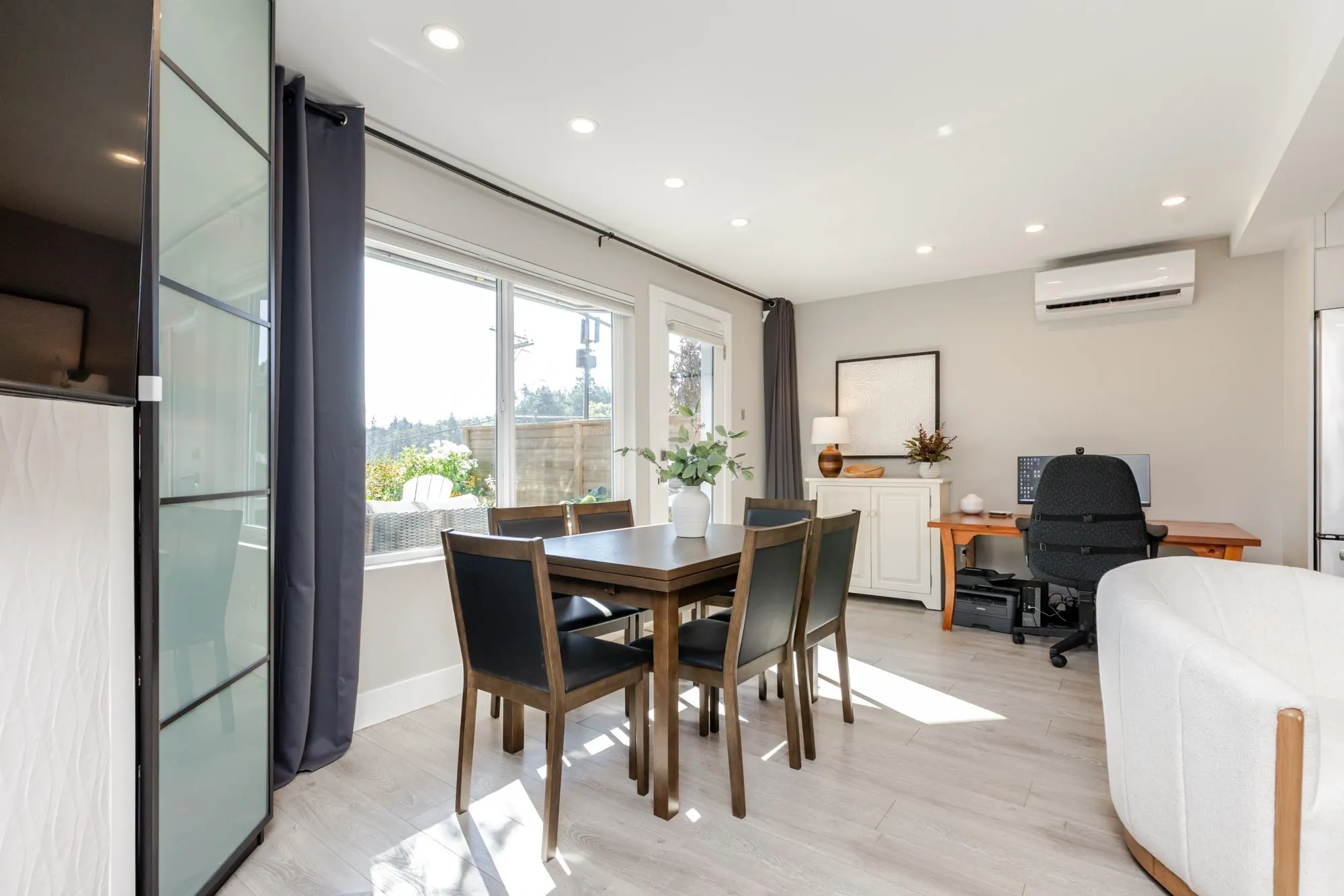 3 15989 Marine Drive