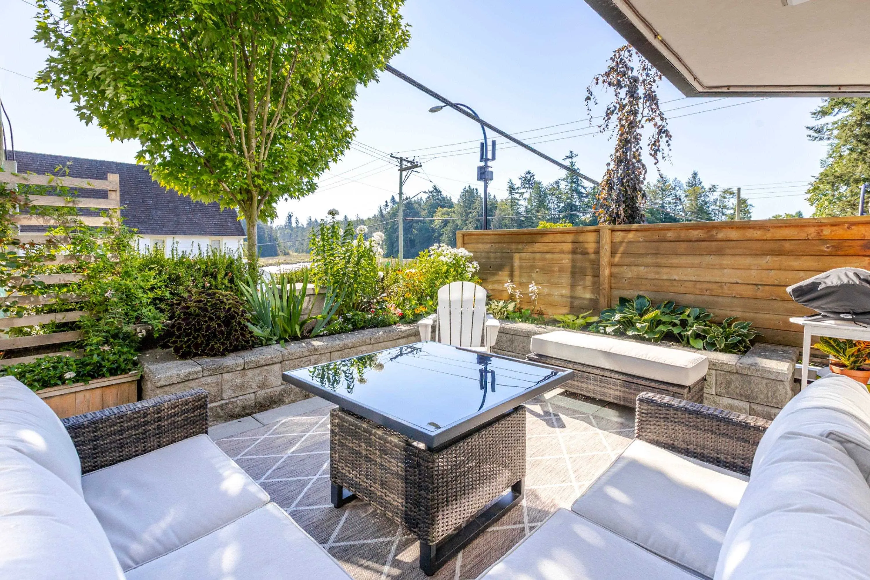 3 15989 Marine Drive