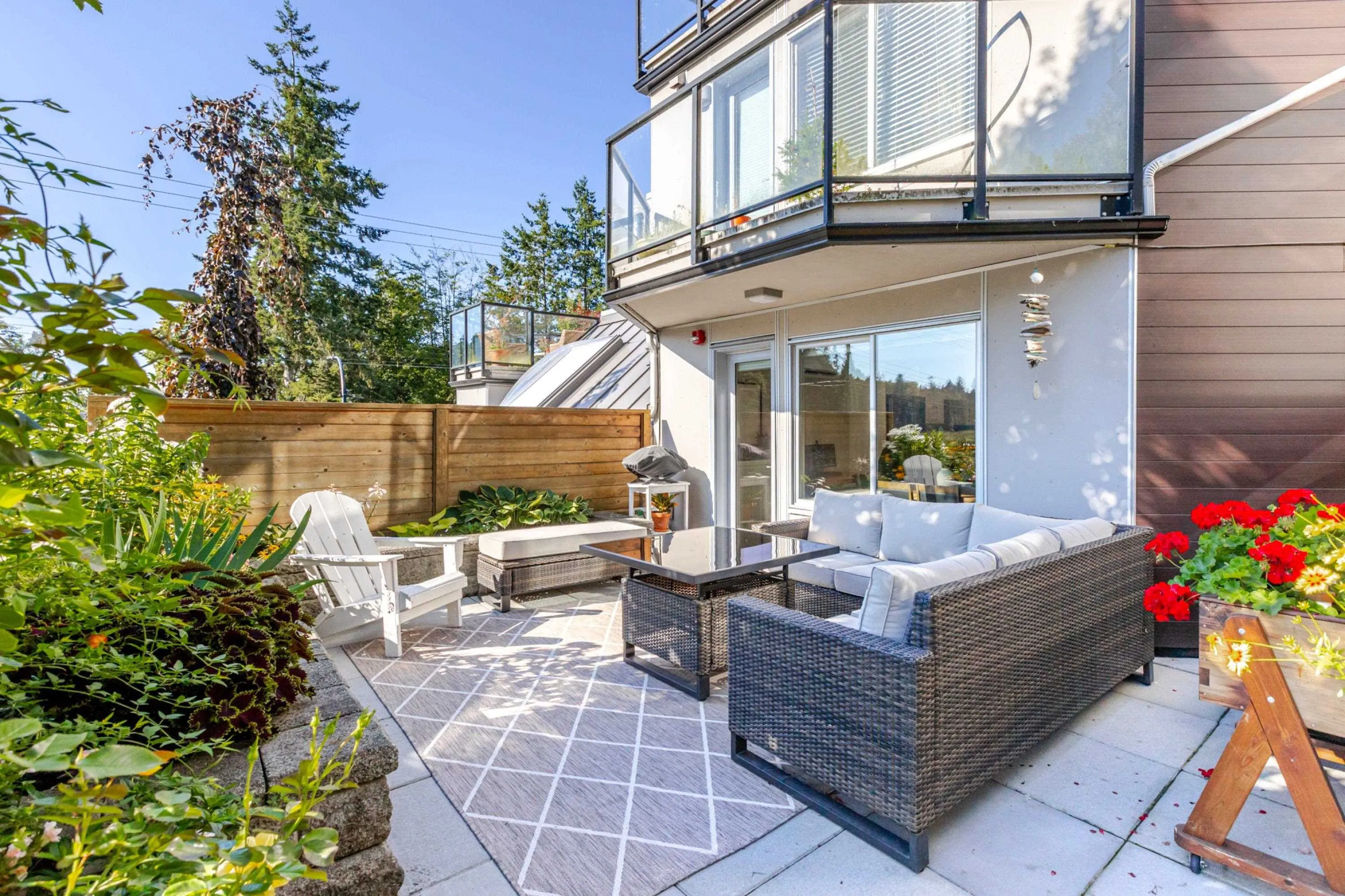 3 15989 Marine Drive
