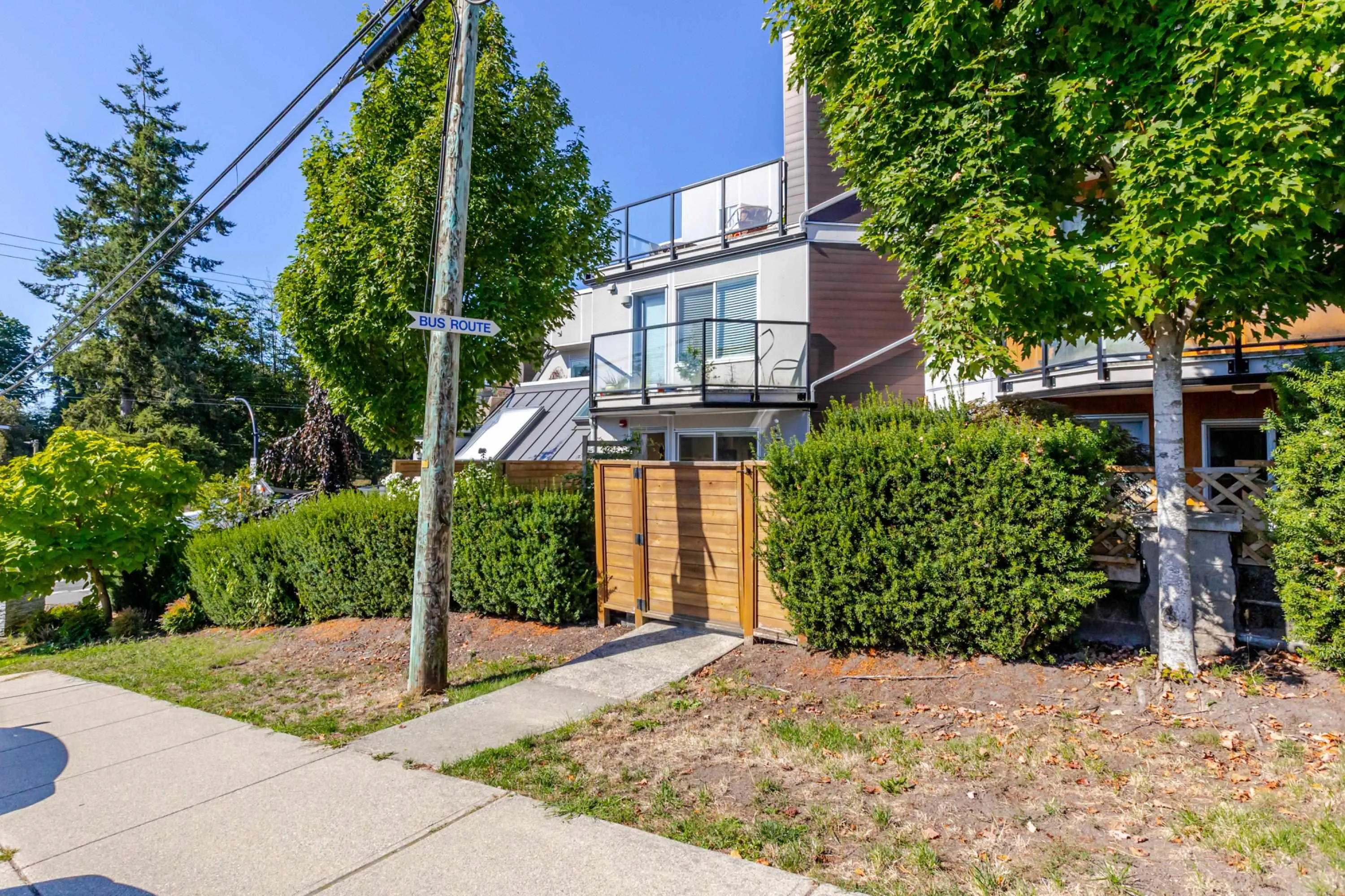 3 15989 Marine Drive