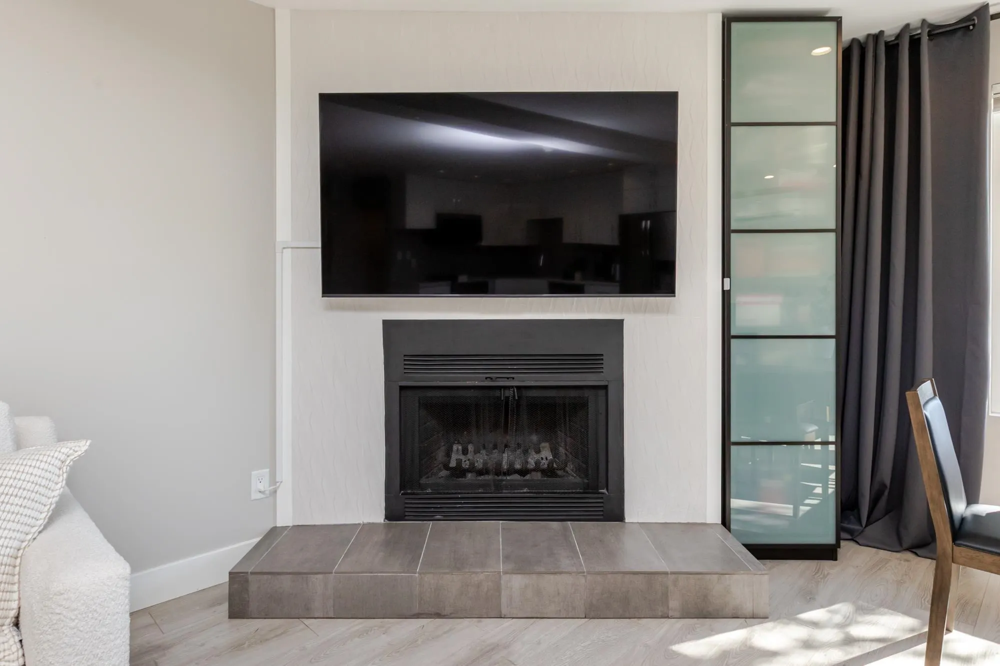 3 15989 Marine Drive