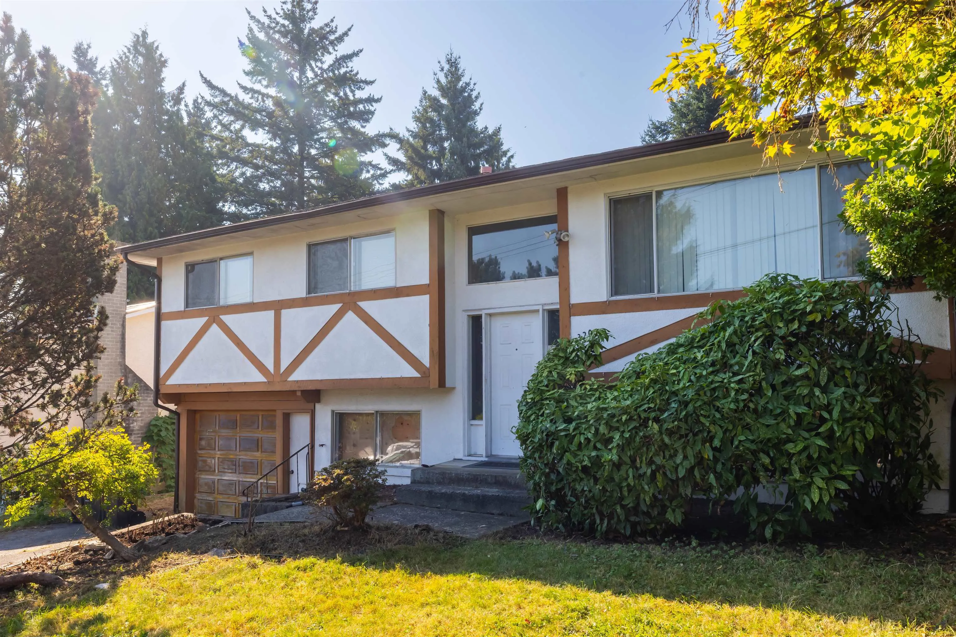 320 Hoult Street