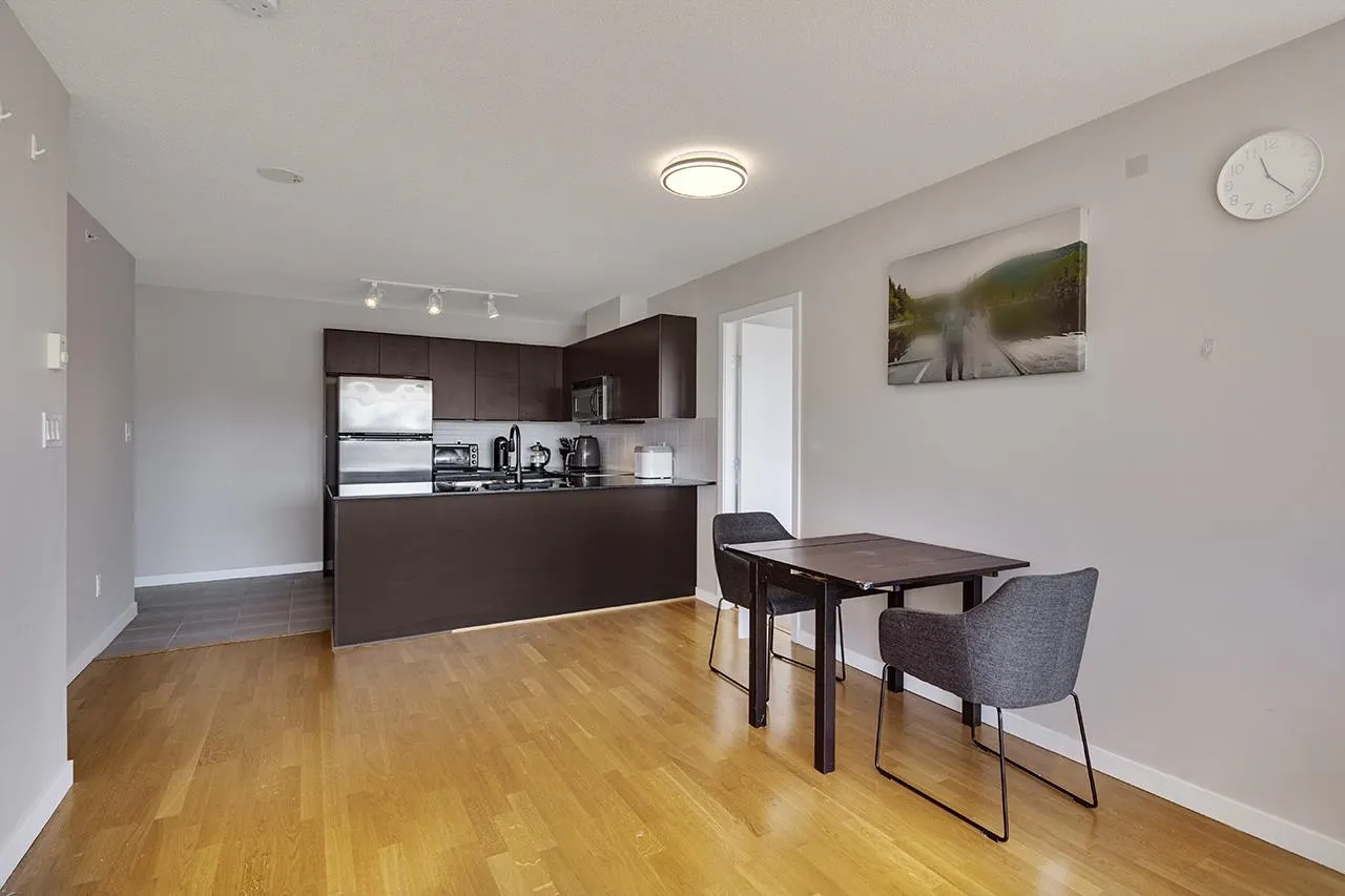 806 4178 Dawson Street