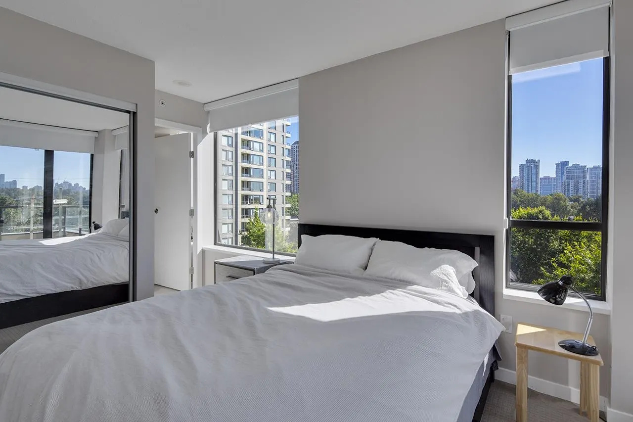 806 4178 Dawson Street