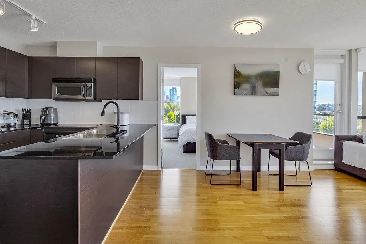 806 4178 Dawson Street