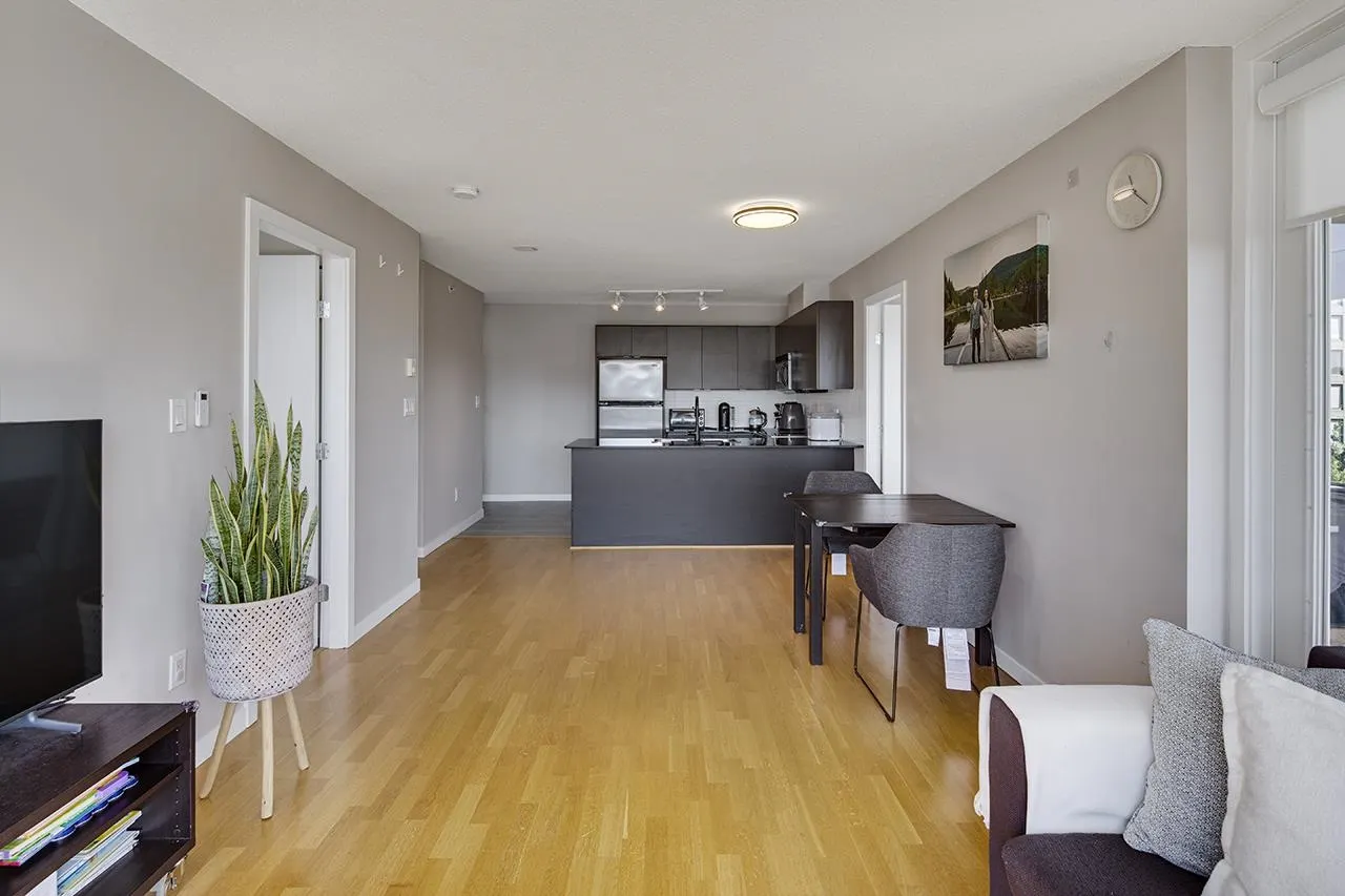 806 4178 Dawson Street