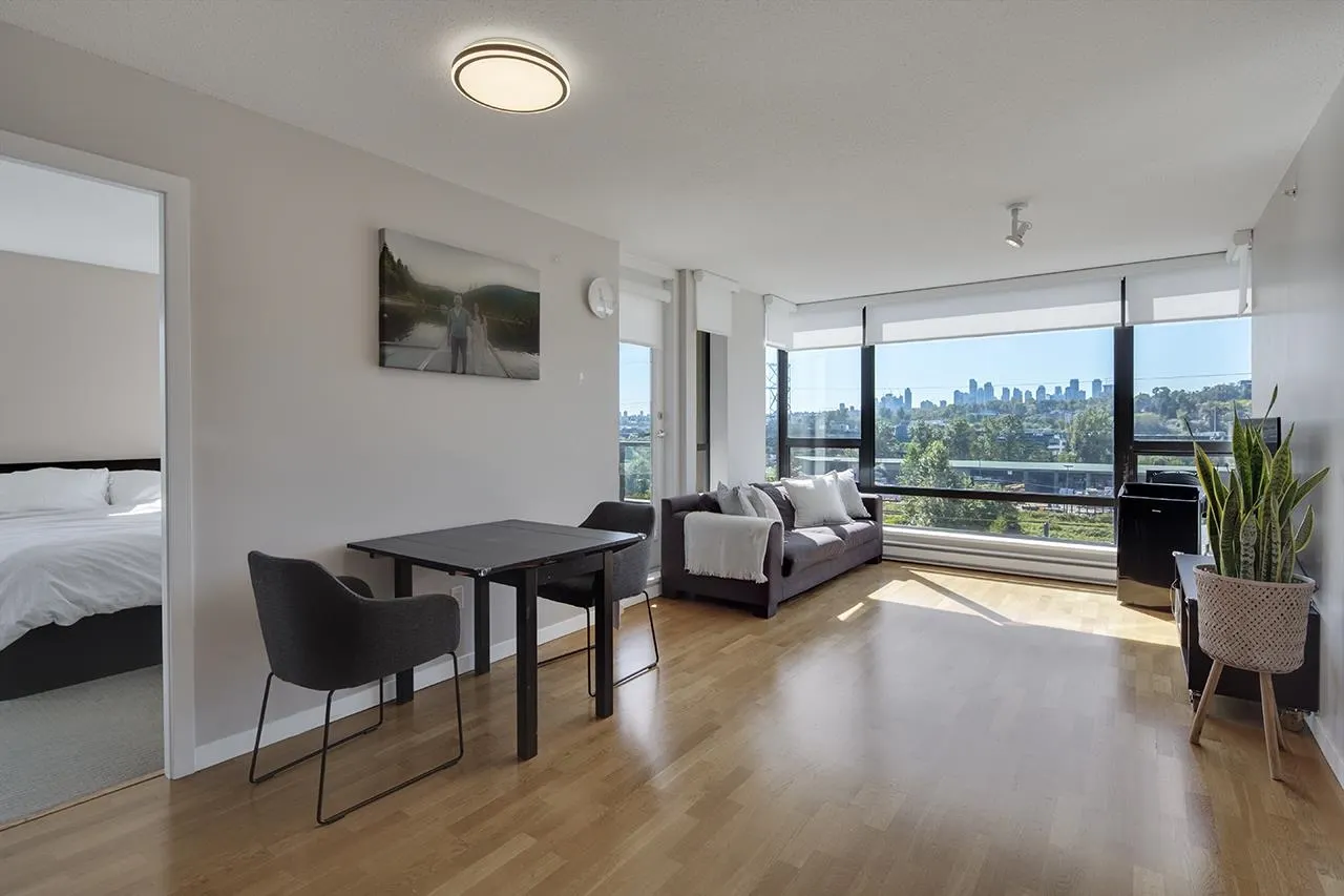 806 4178 Dawson Street