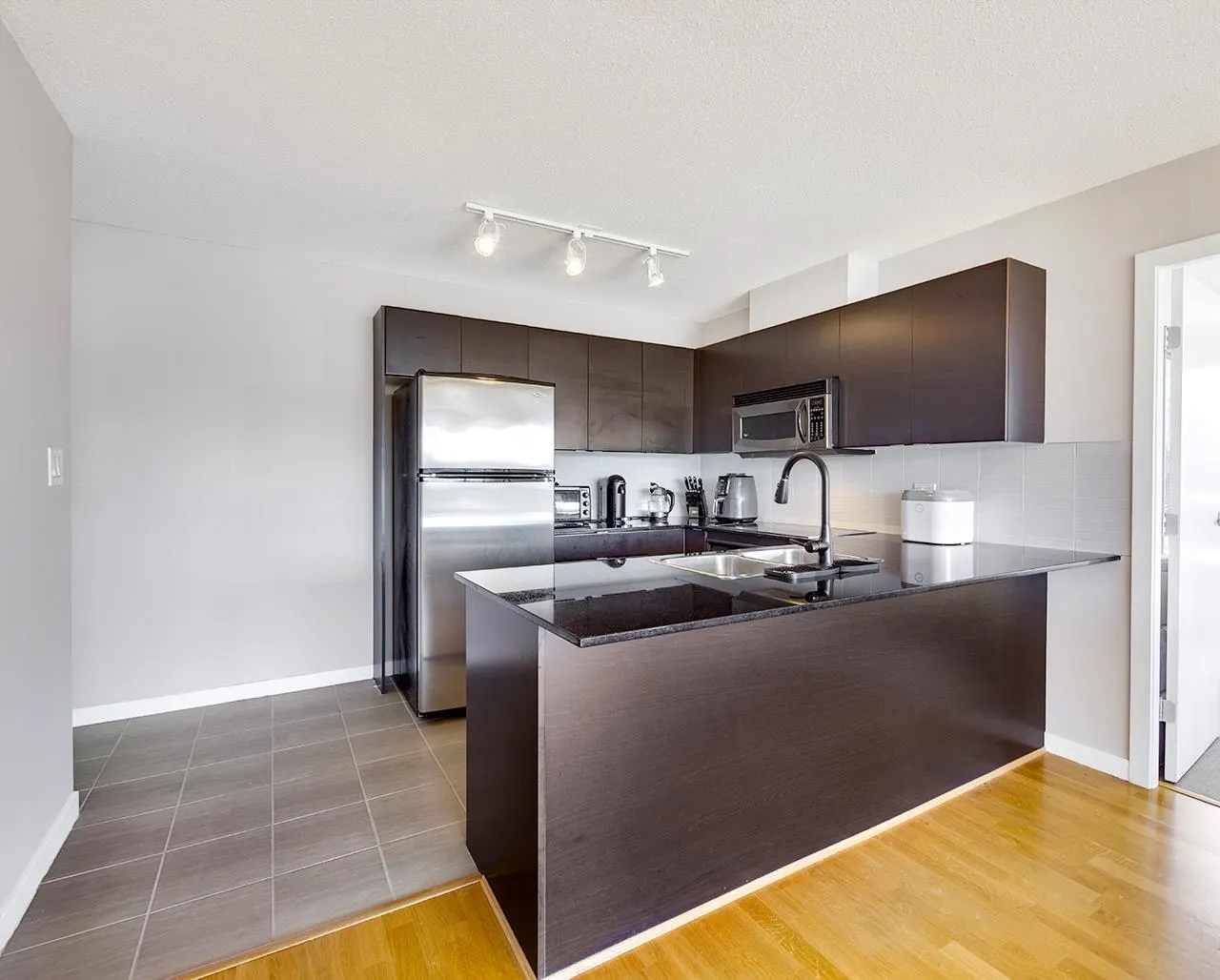 806 4178 Dawson Street