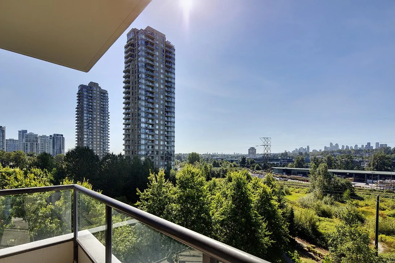 806 4178 Dawson Street