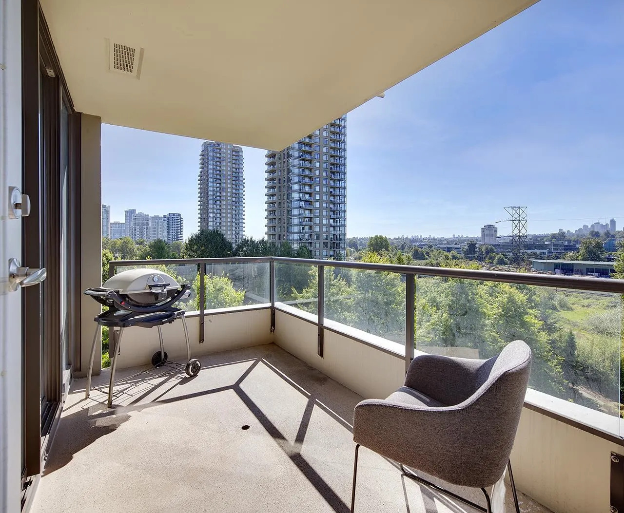 806 4178 Dawson Street