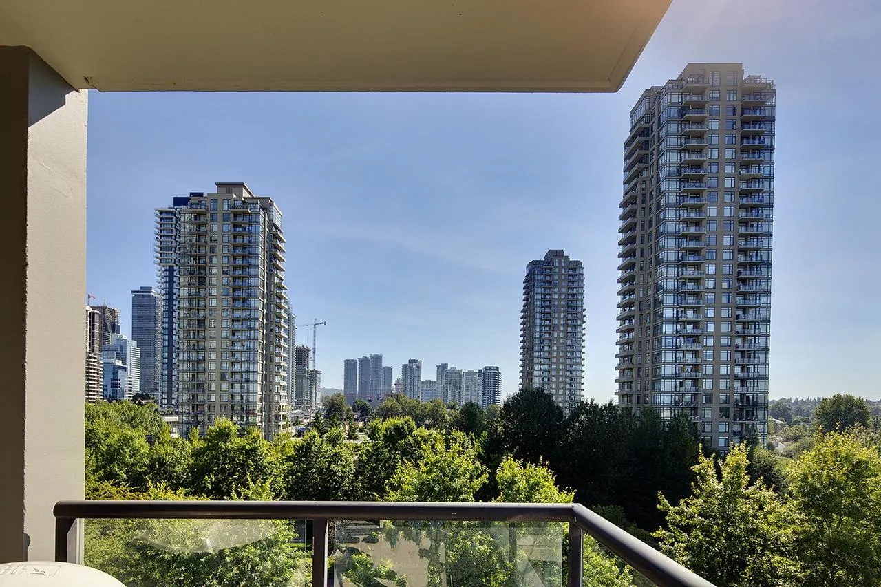 806 4178 Dawson Street