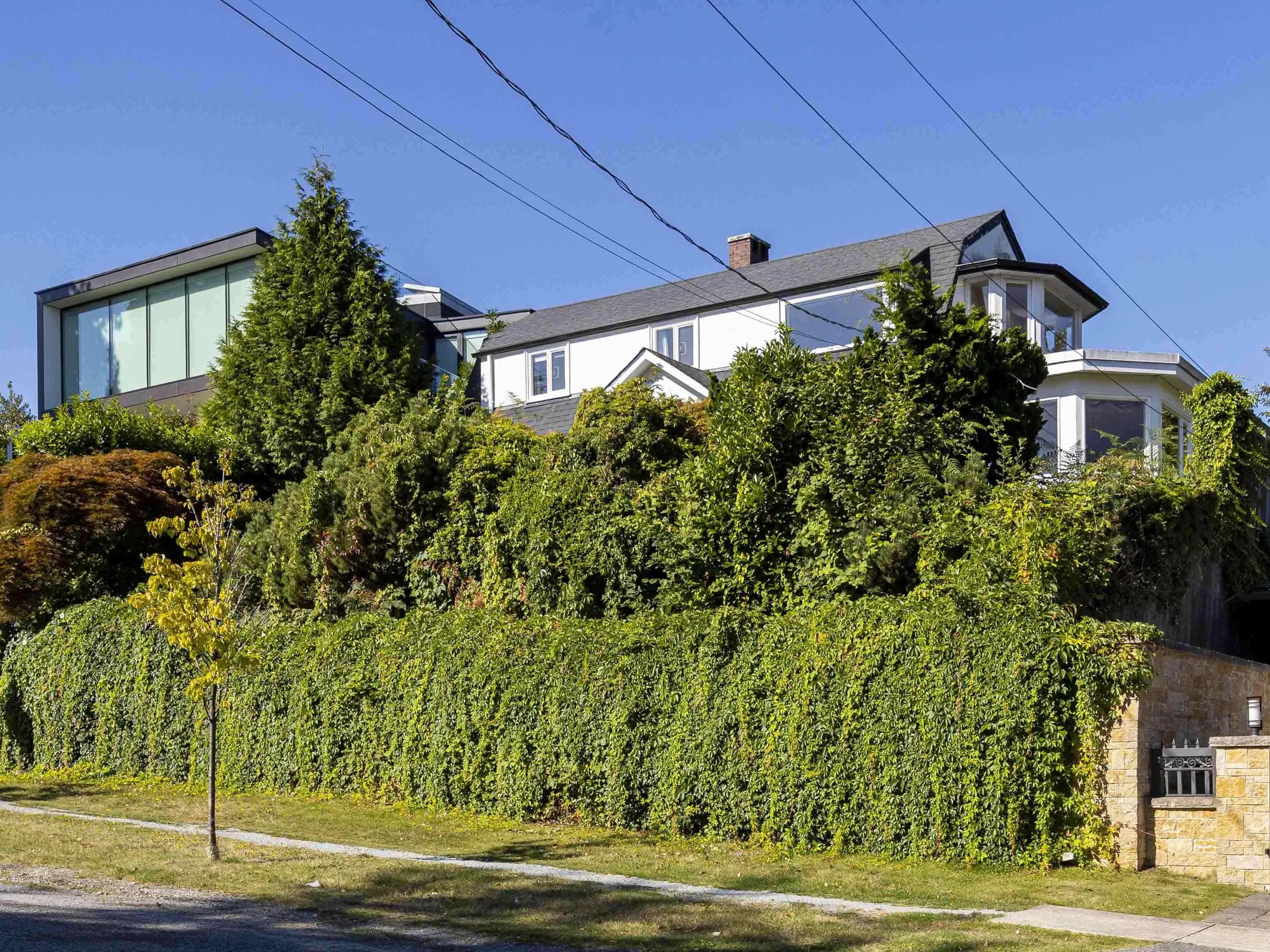 1937 Tolmie Street