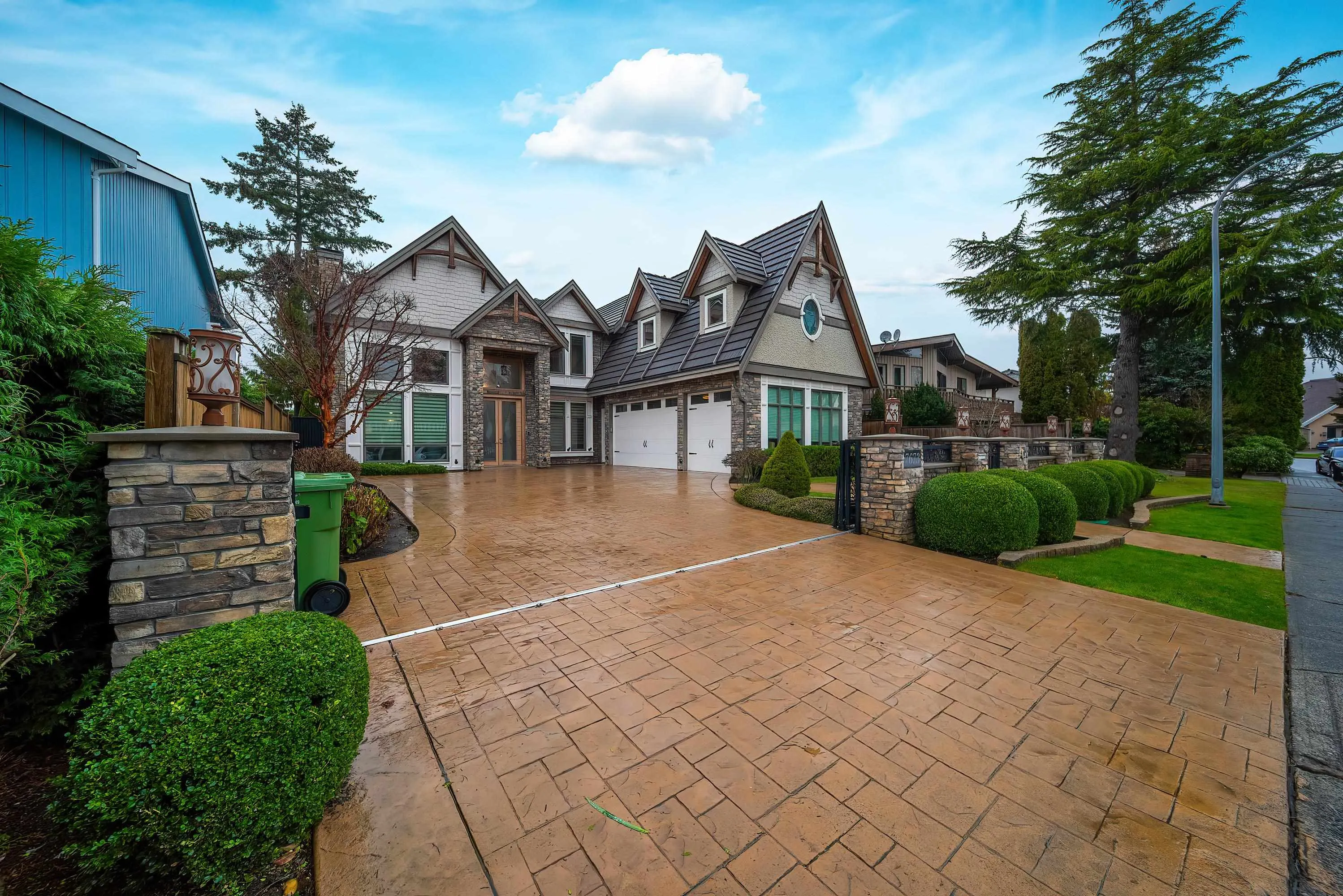 7673 Dampier Drive