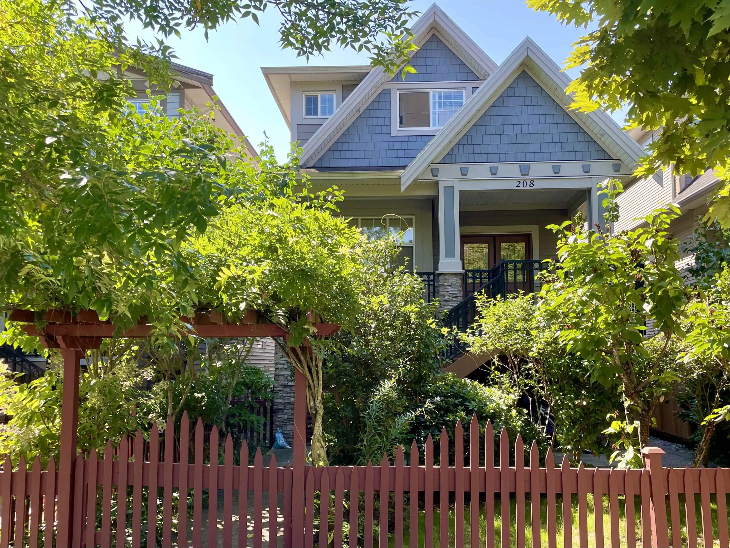 208 Hume Street