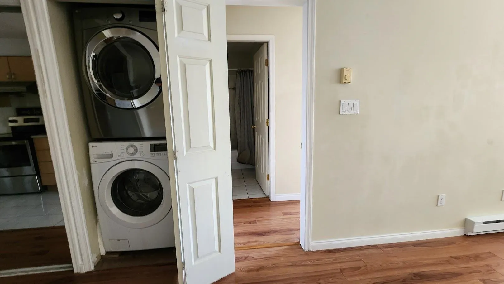 423 2238 Kingsway