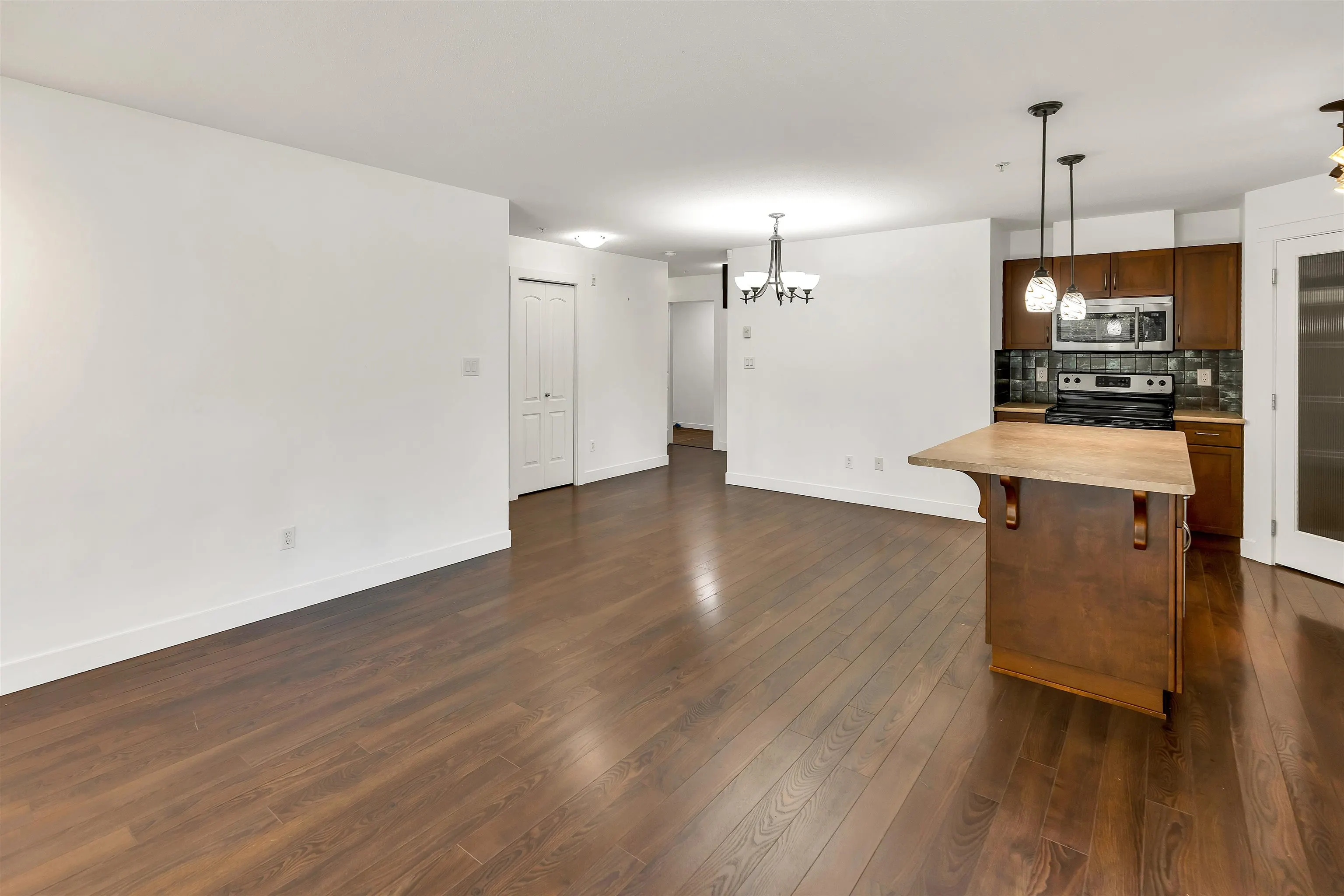 108 2038 Sandalwood Crescent