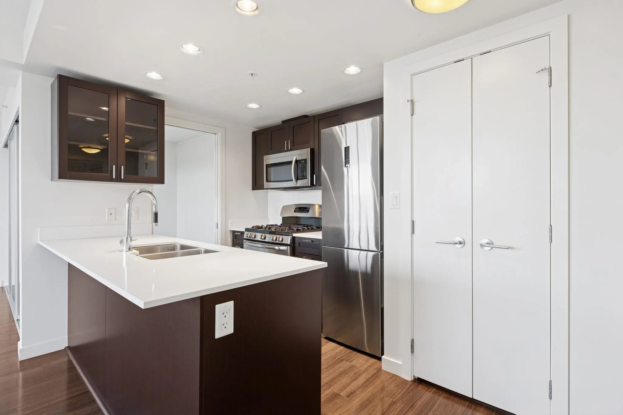 810 4818 Eldorado Mews