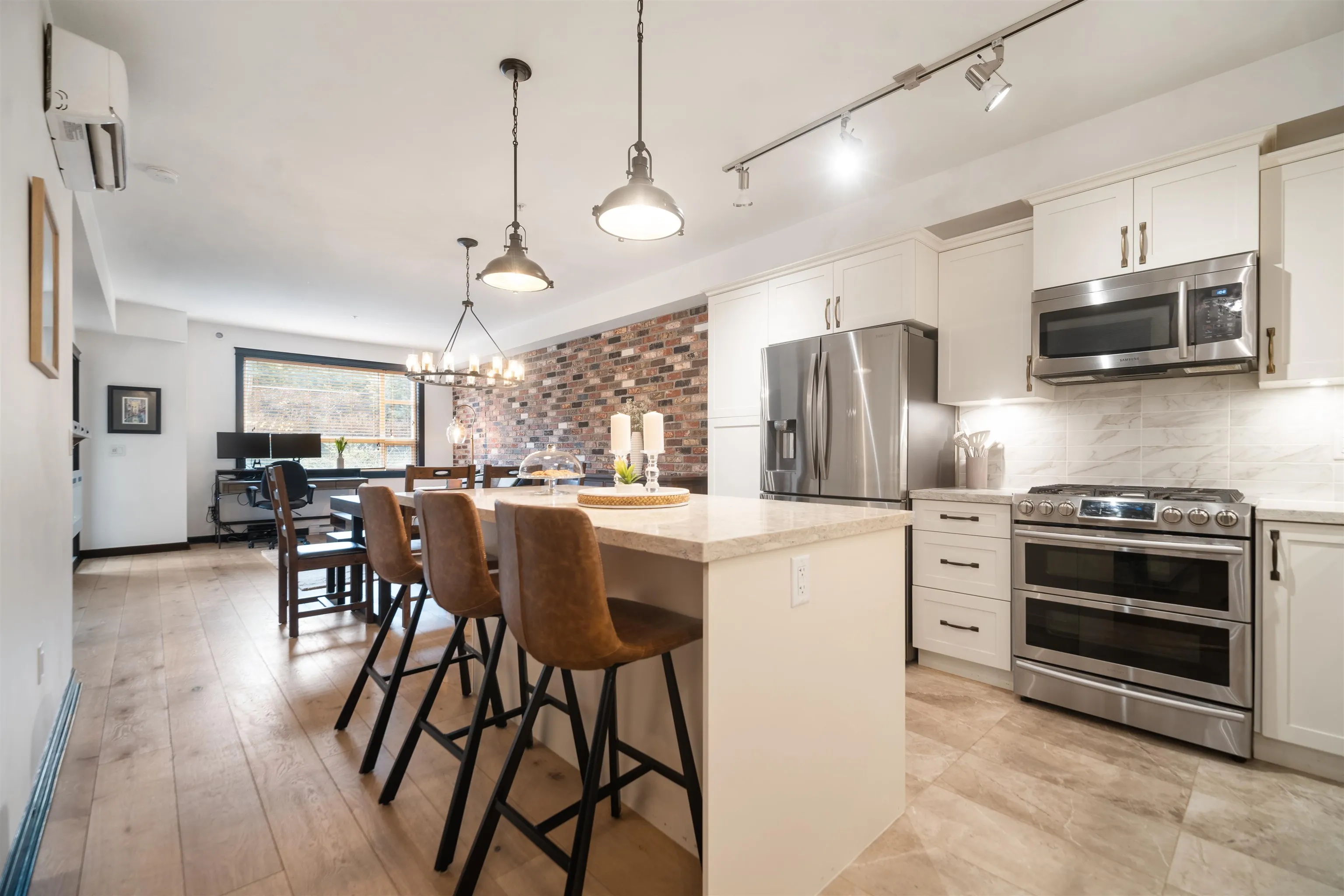 110 14588 Mcdougall Drive