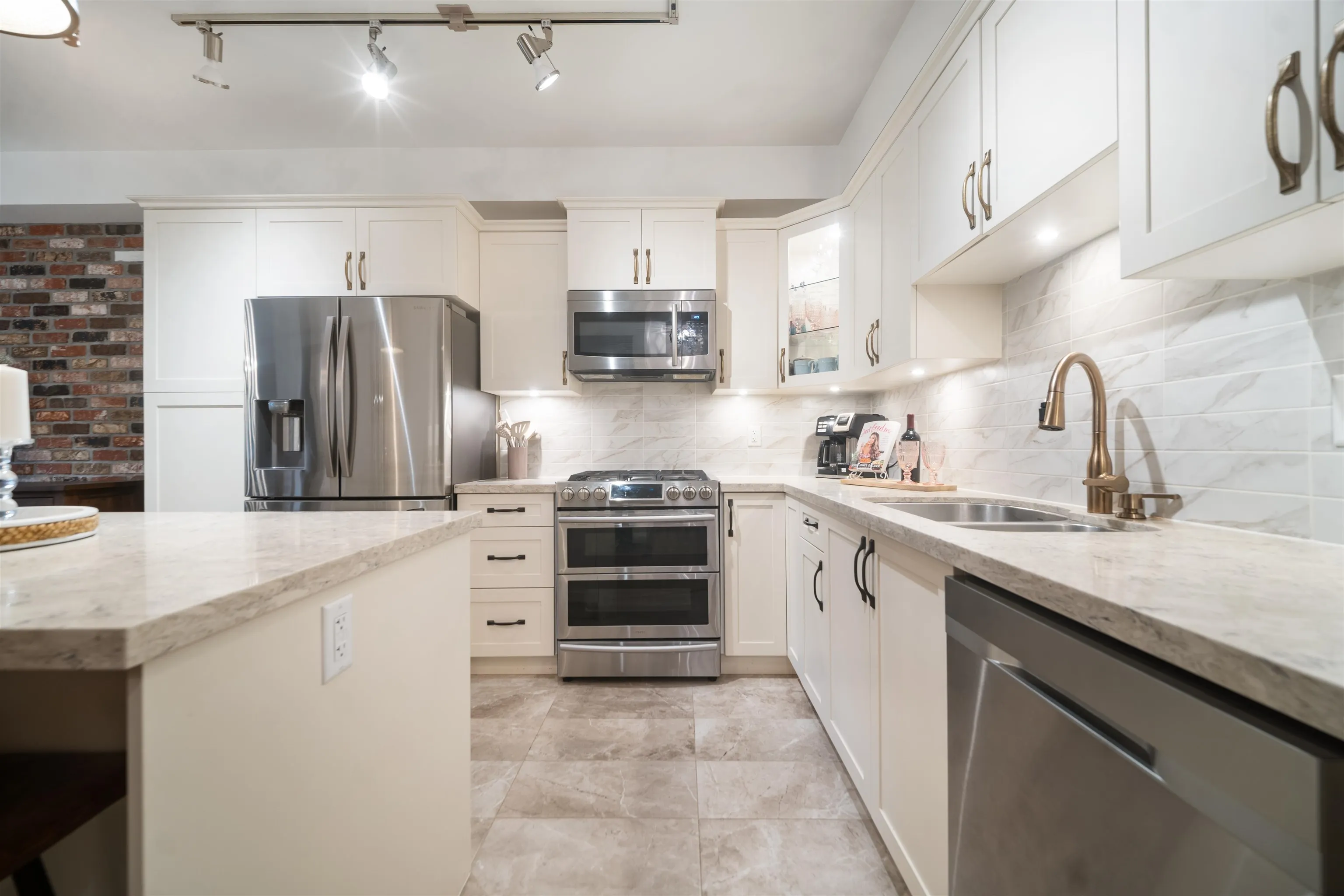 110 14588 Mcdougall Drive