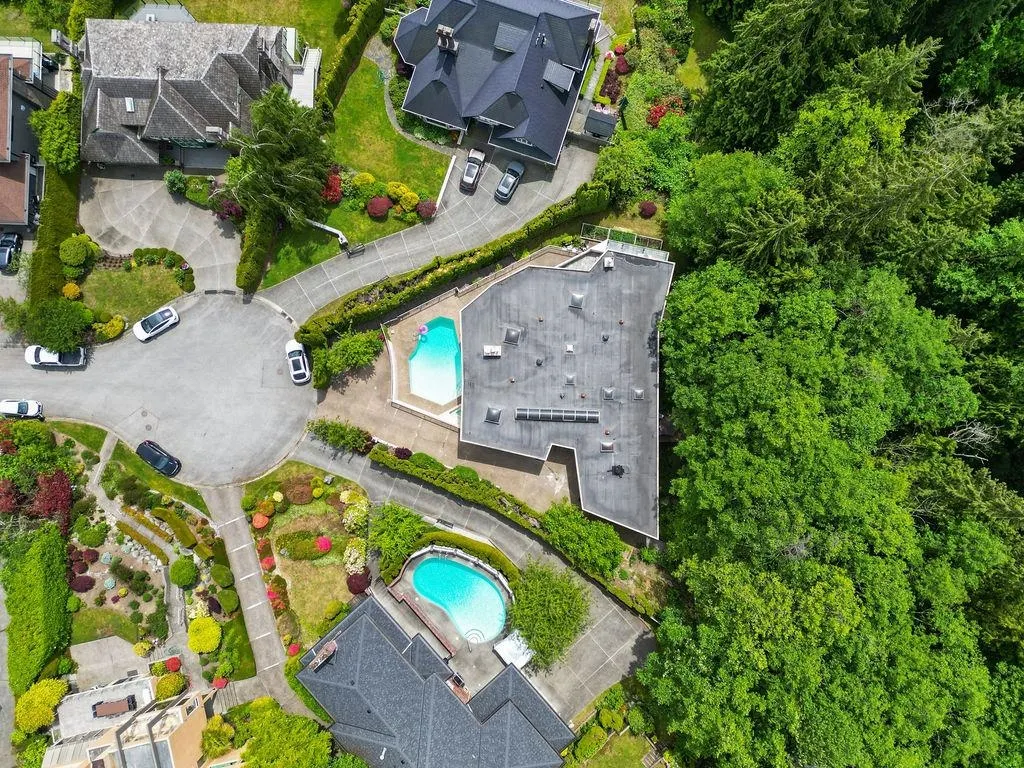 2490 Westhill Court