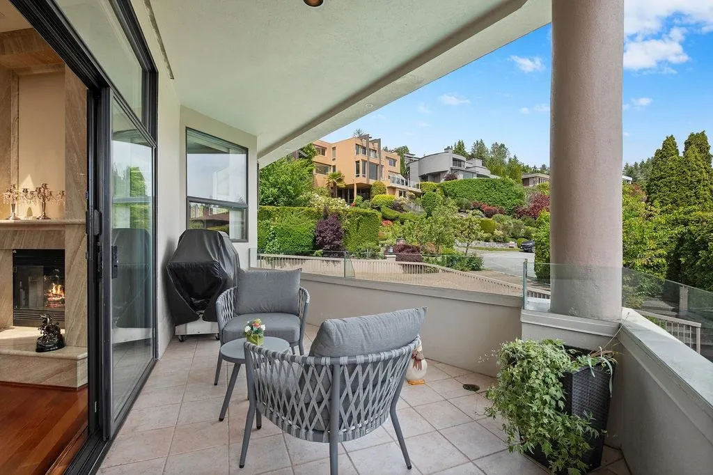 2490 Westhill Court