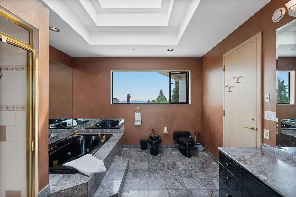 2490 Westhill Court