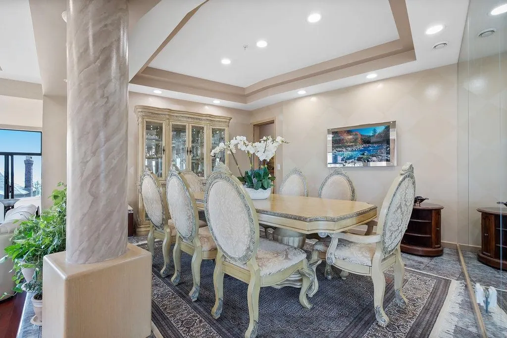 2490 Westhill Court