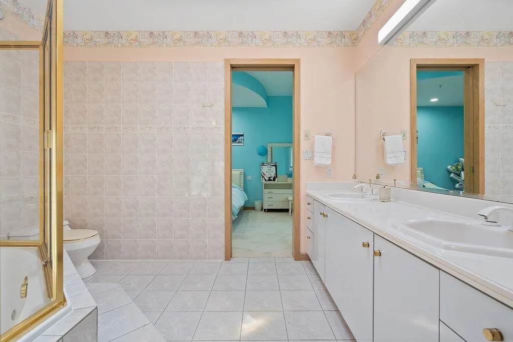 2490 Westhill Court