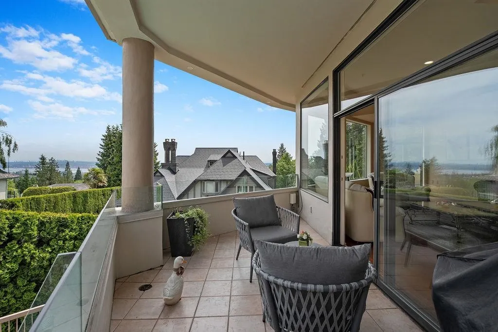 2490 Westhill Court