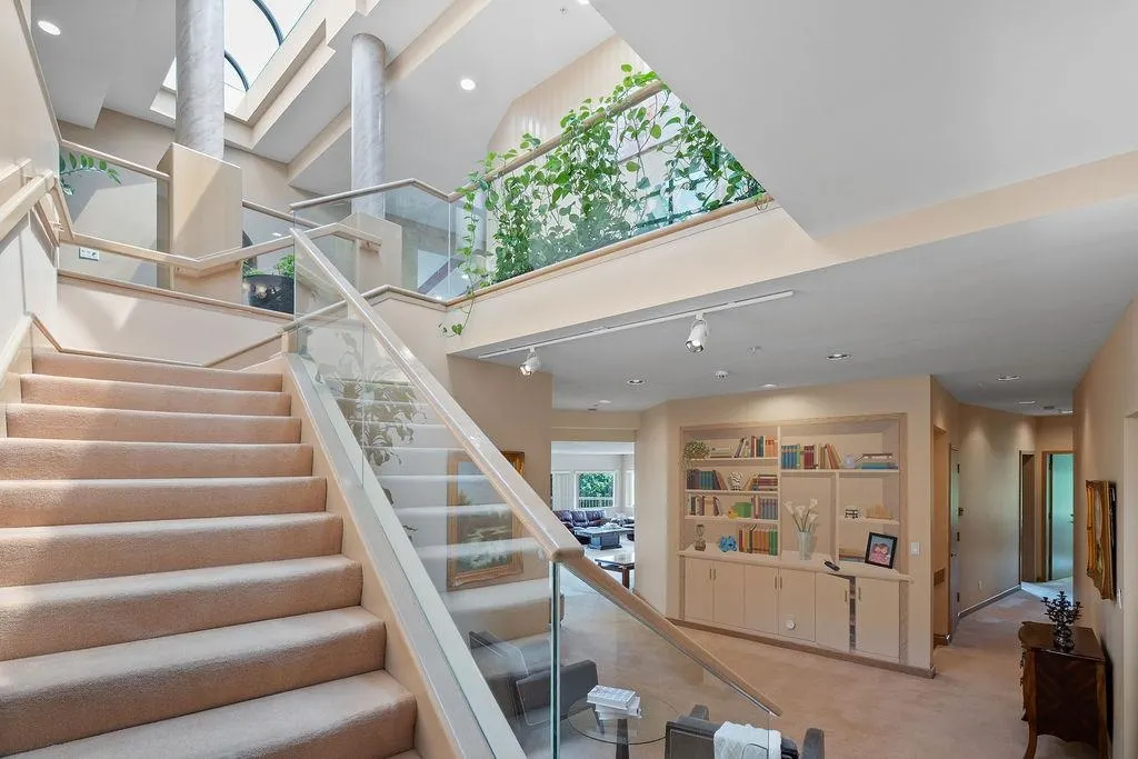 2490 Westhill Court