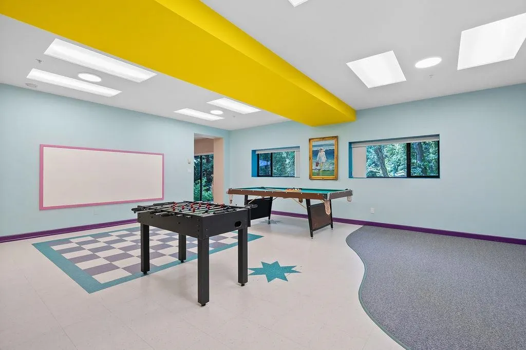 2490 Westhill Court
