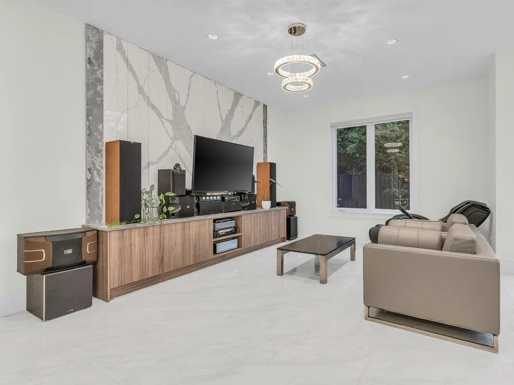 3771 Bowen Drive