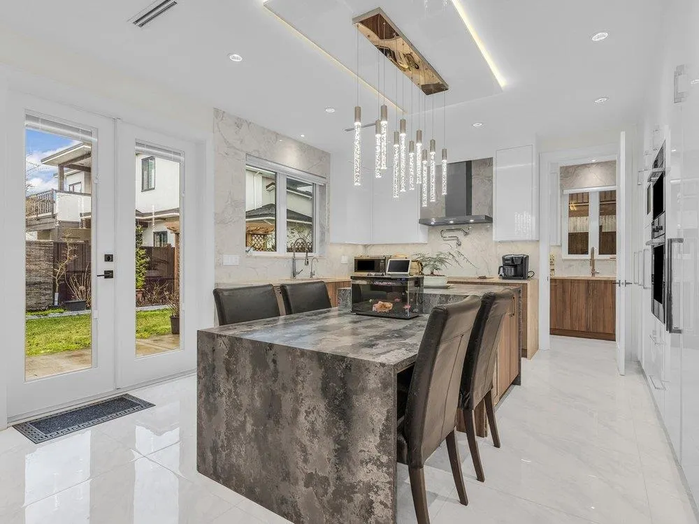 3771 Bowen Drive