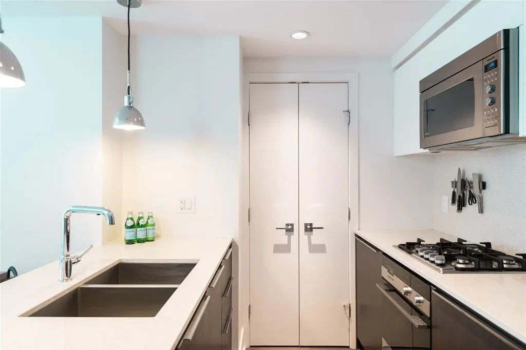 542 W 7th Avenue