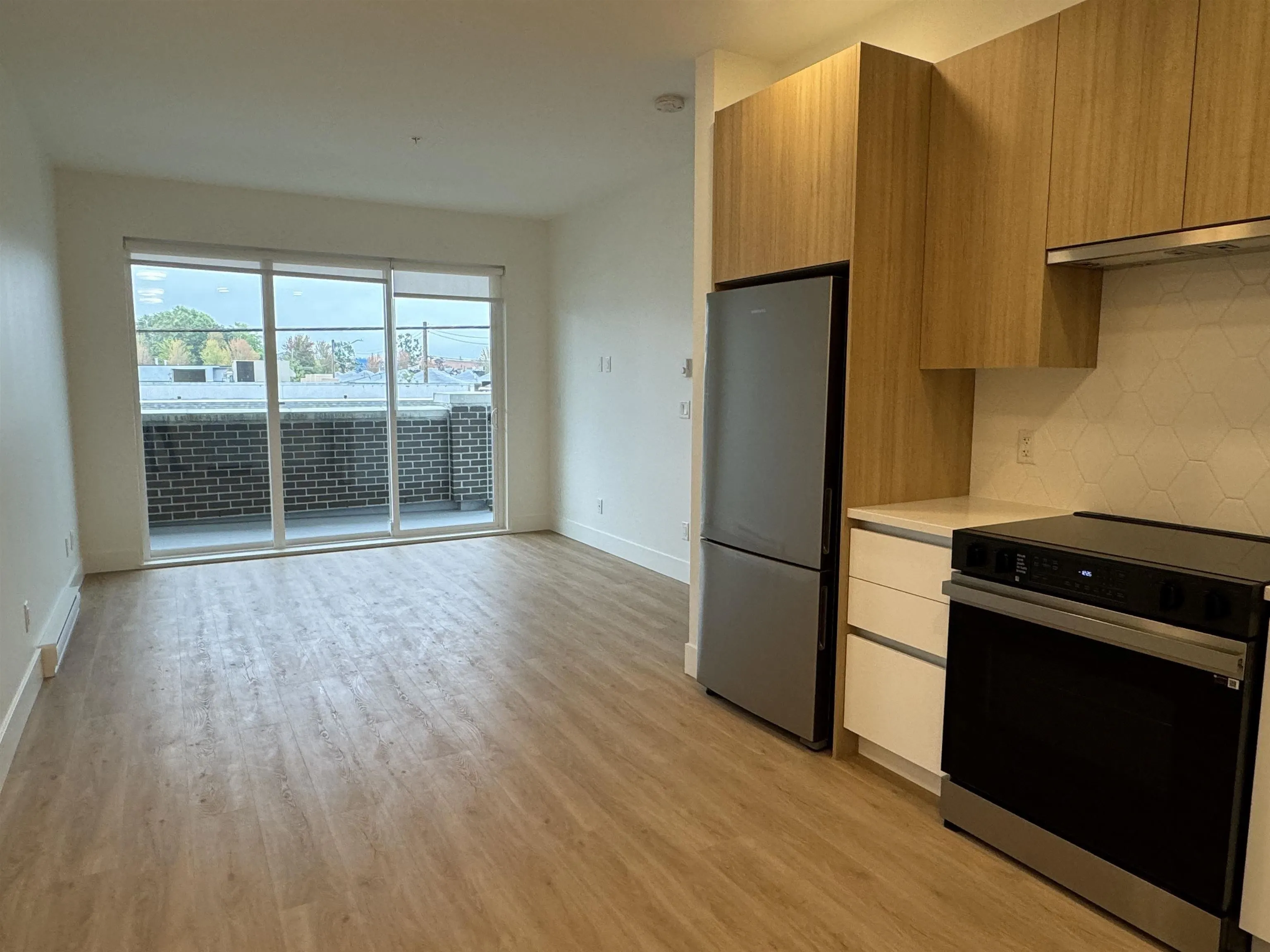 204 11907 223 St
