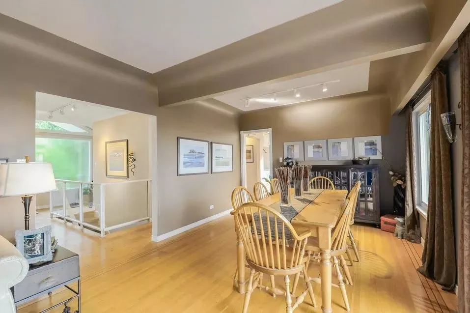 Upper Level 1190 Mathers Avenue
