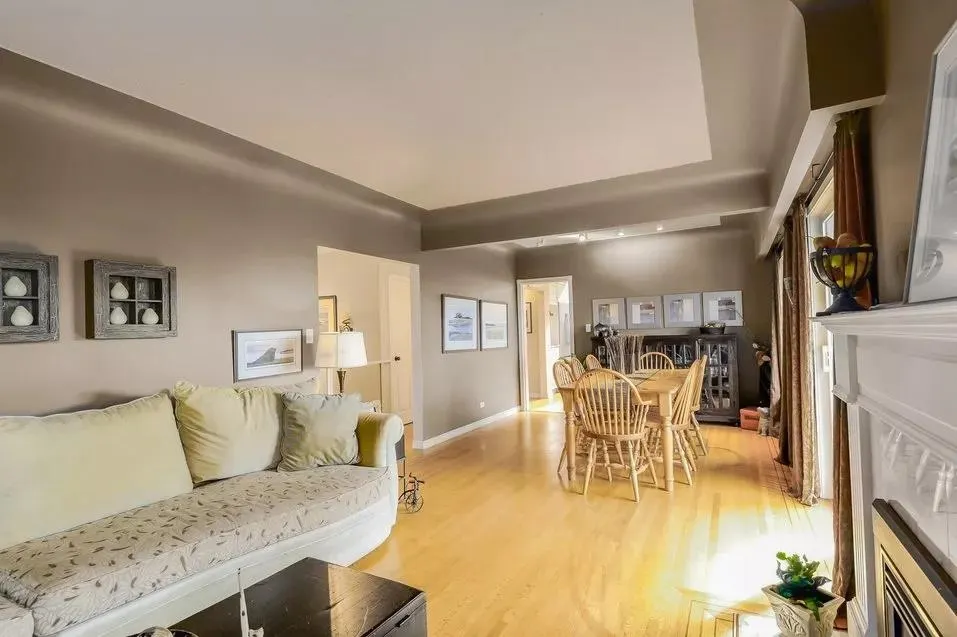 Upper Level 1190 Mathers Avenue
