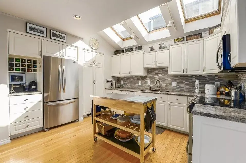 Upper Level 1190 Mathers Avenue