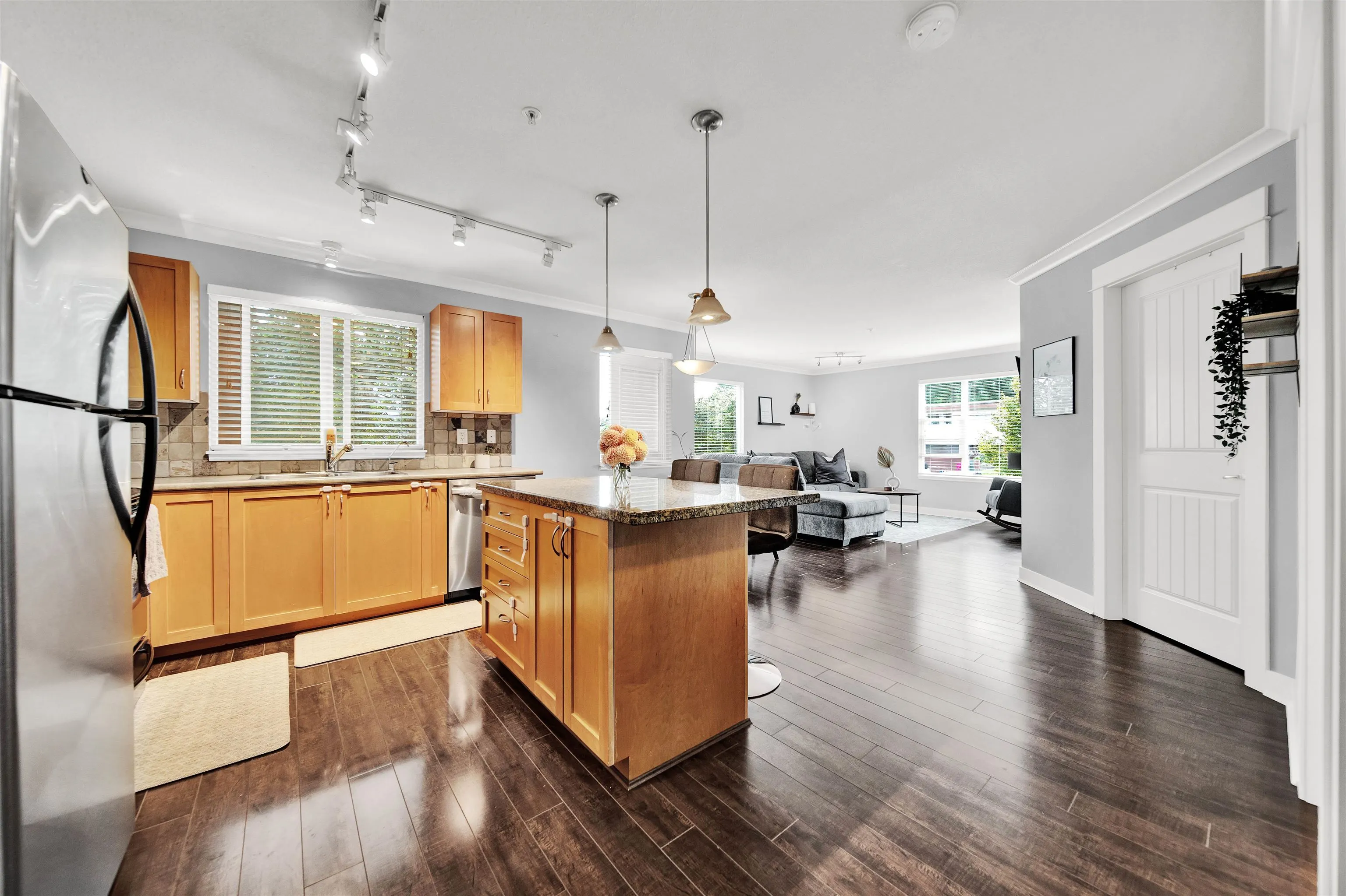 209 2955 Diamond Crescent