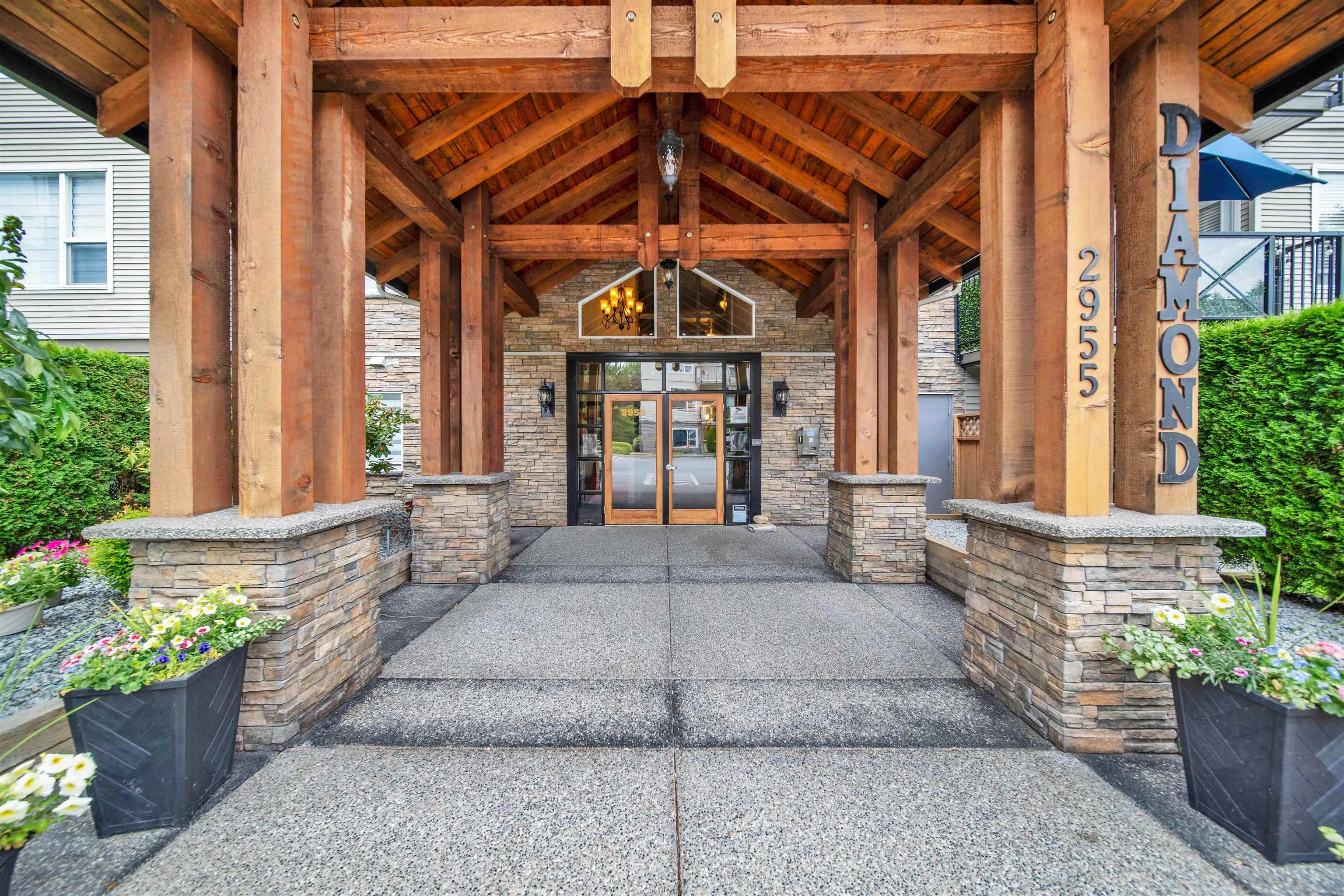 209 2955 Diamond Crescent