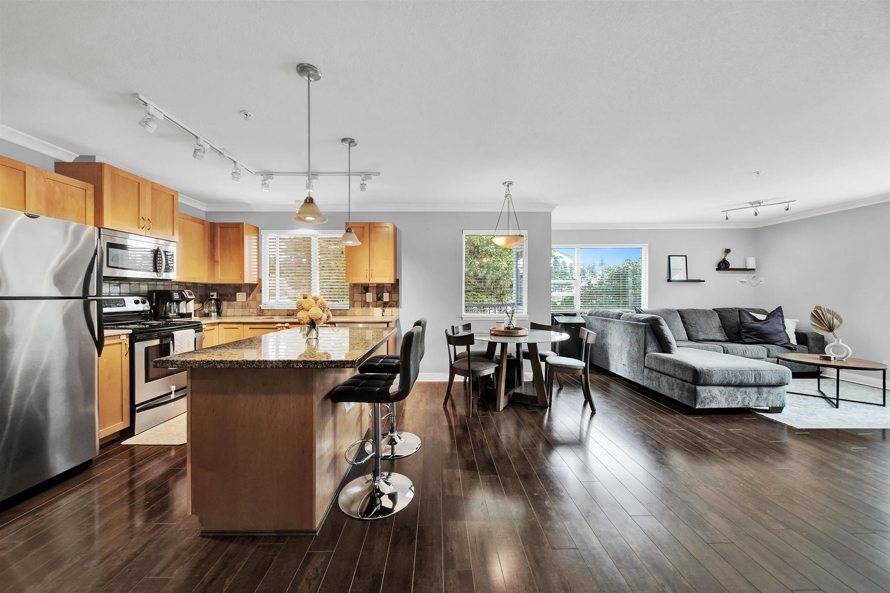209 2955 Diamond Crescent