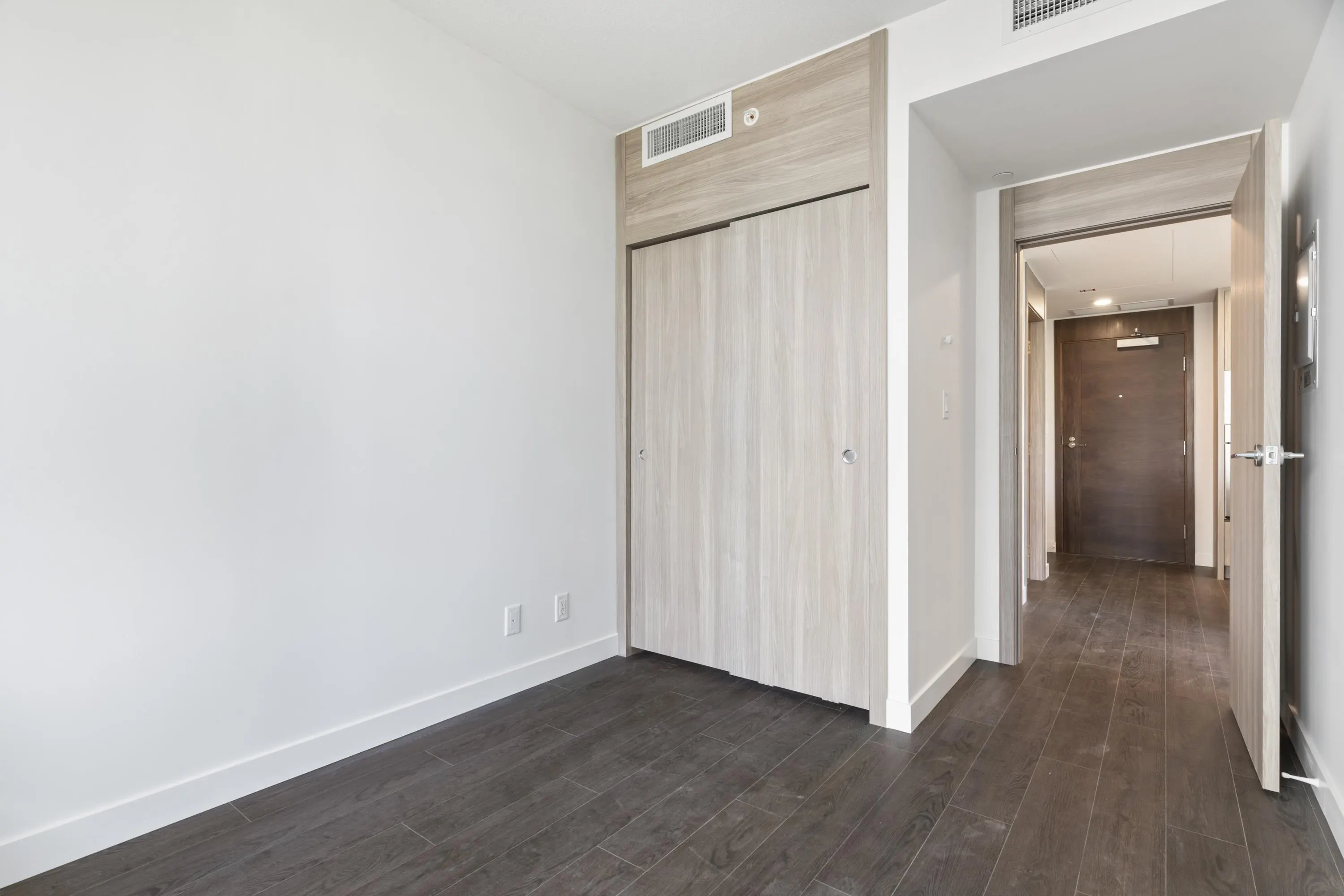 408 13768 100 Avenue