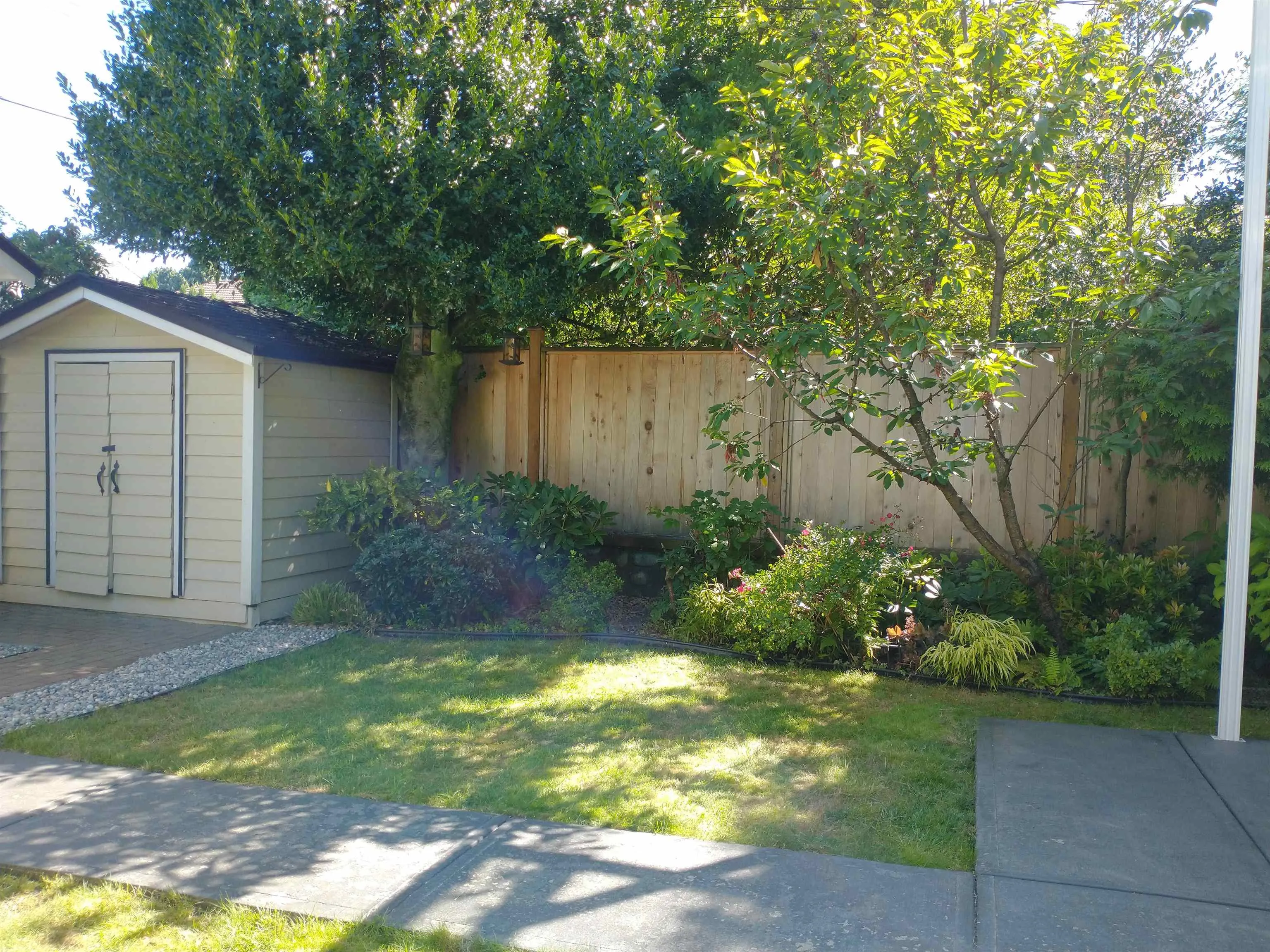 761 W 26th Avenue