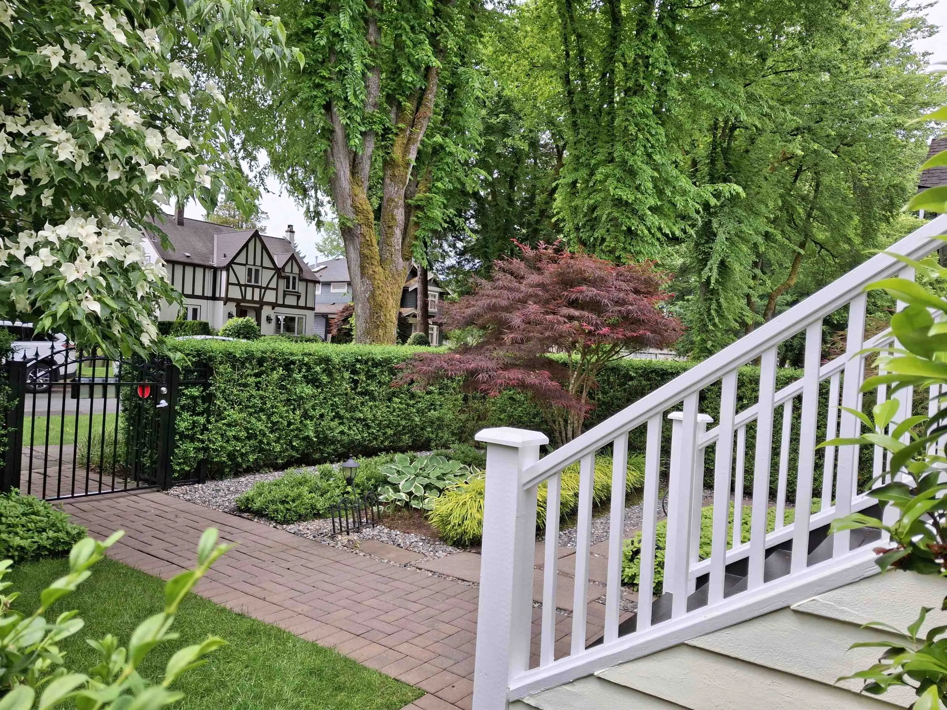 761 W 26th Avenue