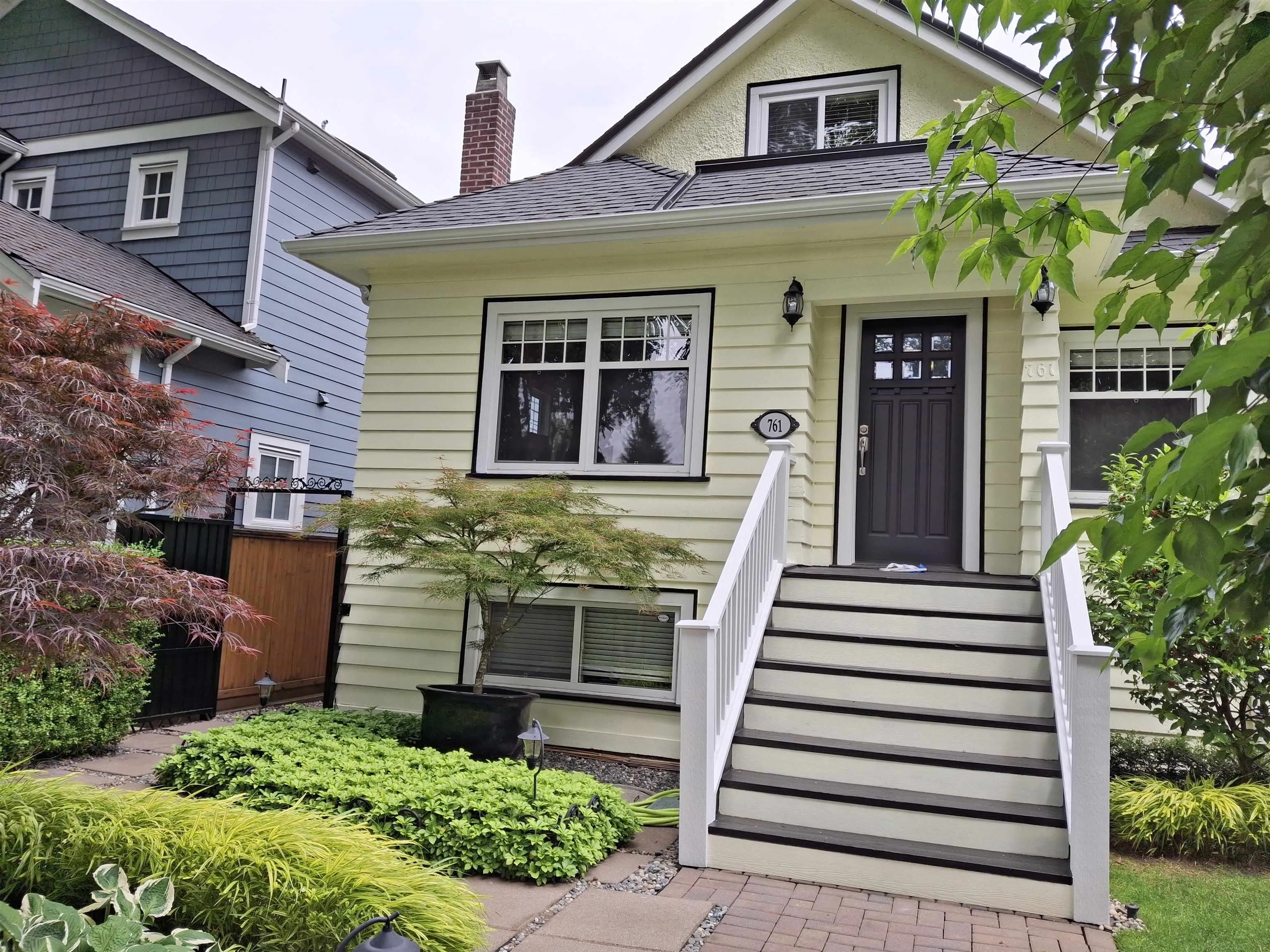 761 W 26th Avenue