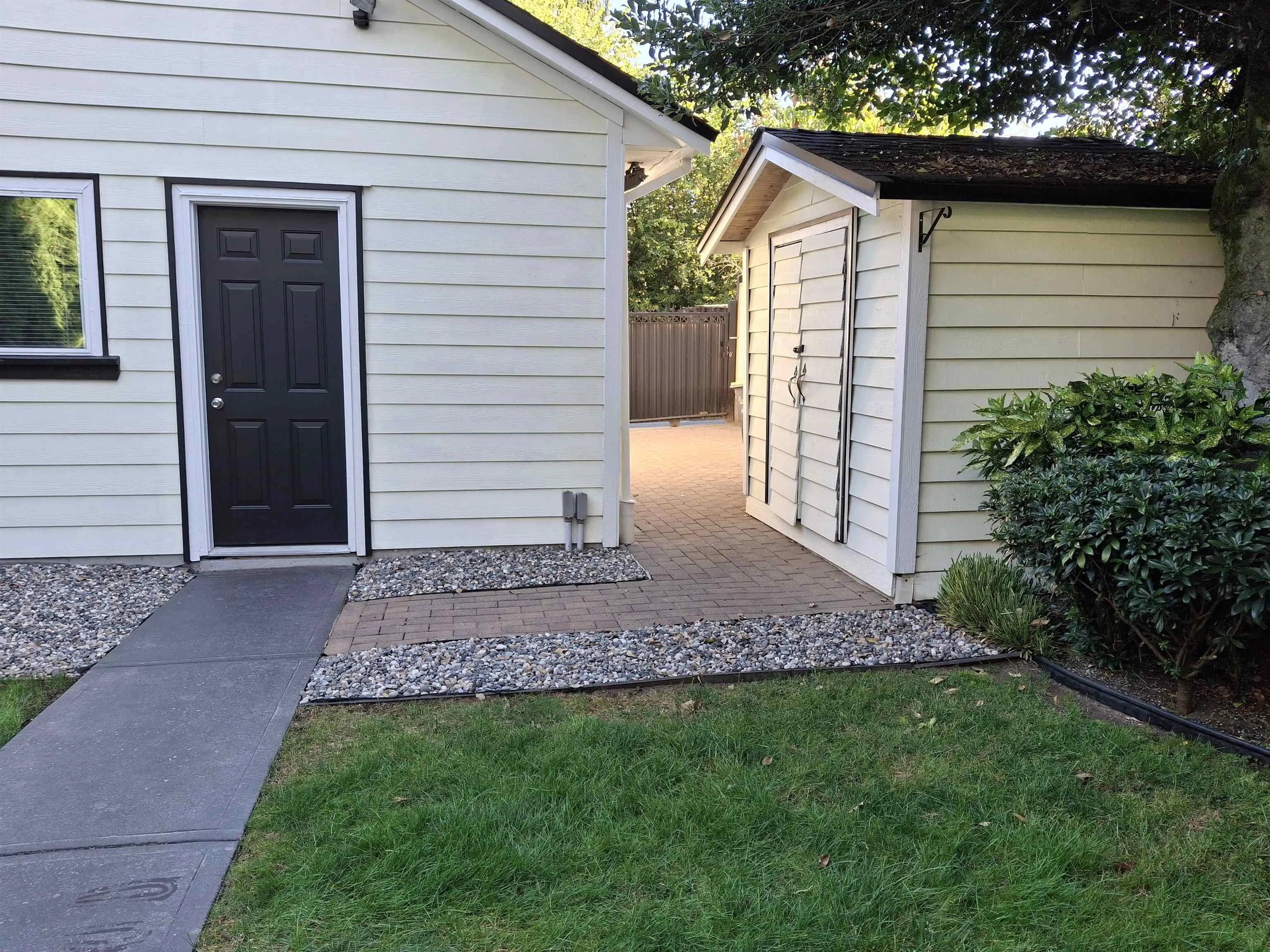 761 W 26th Avenue