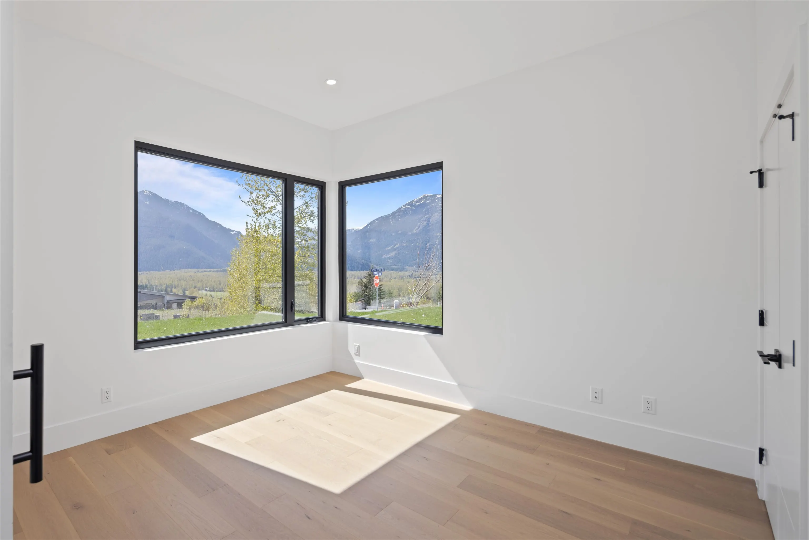 1608 Sisqa Peak Drive