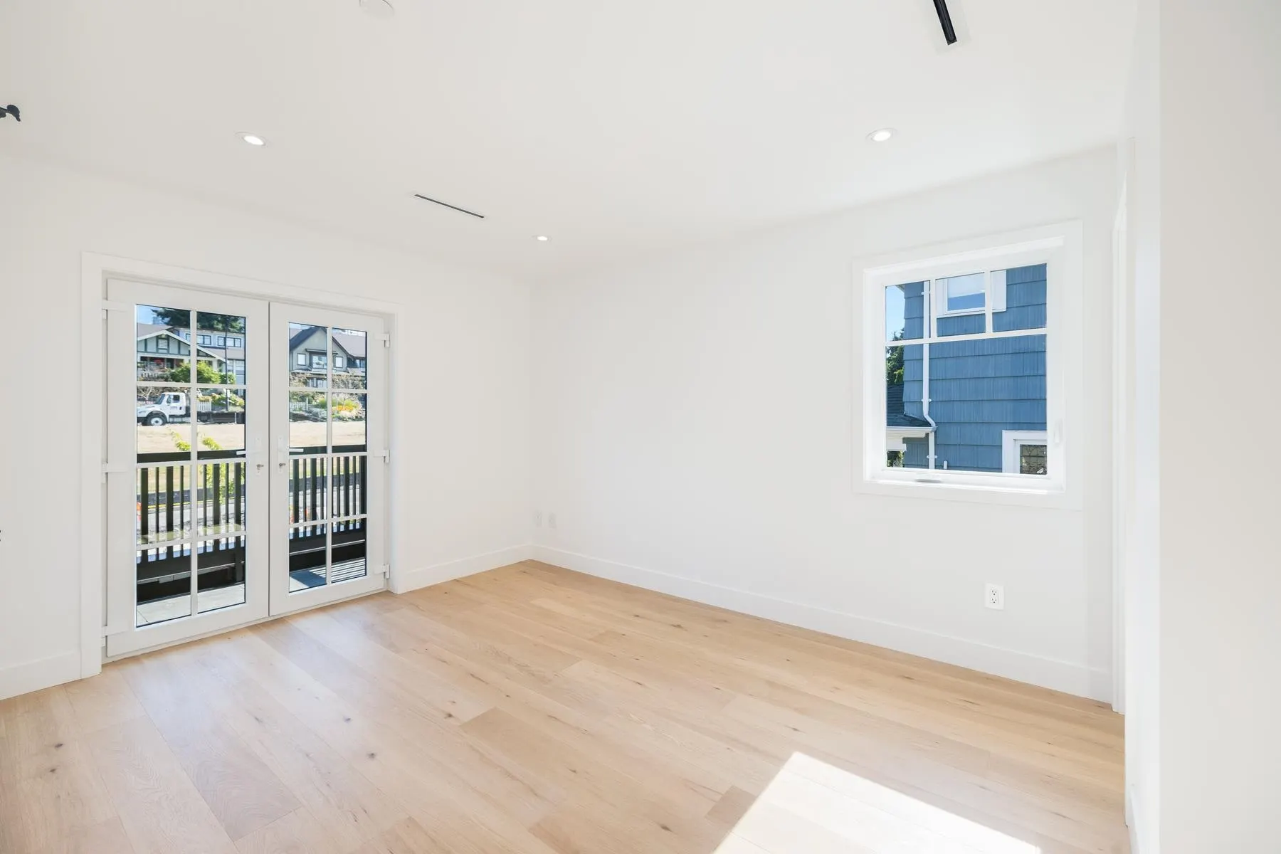 263 W 6th Street