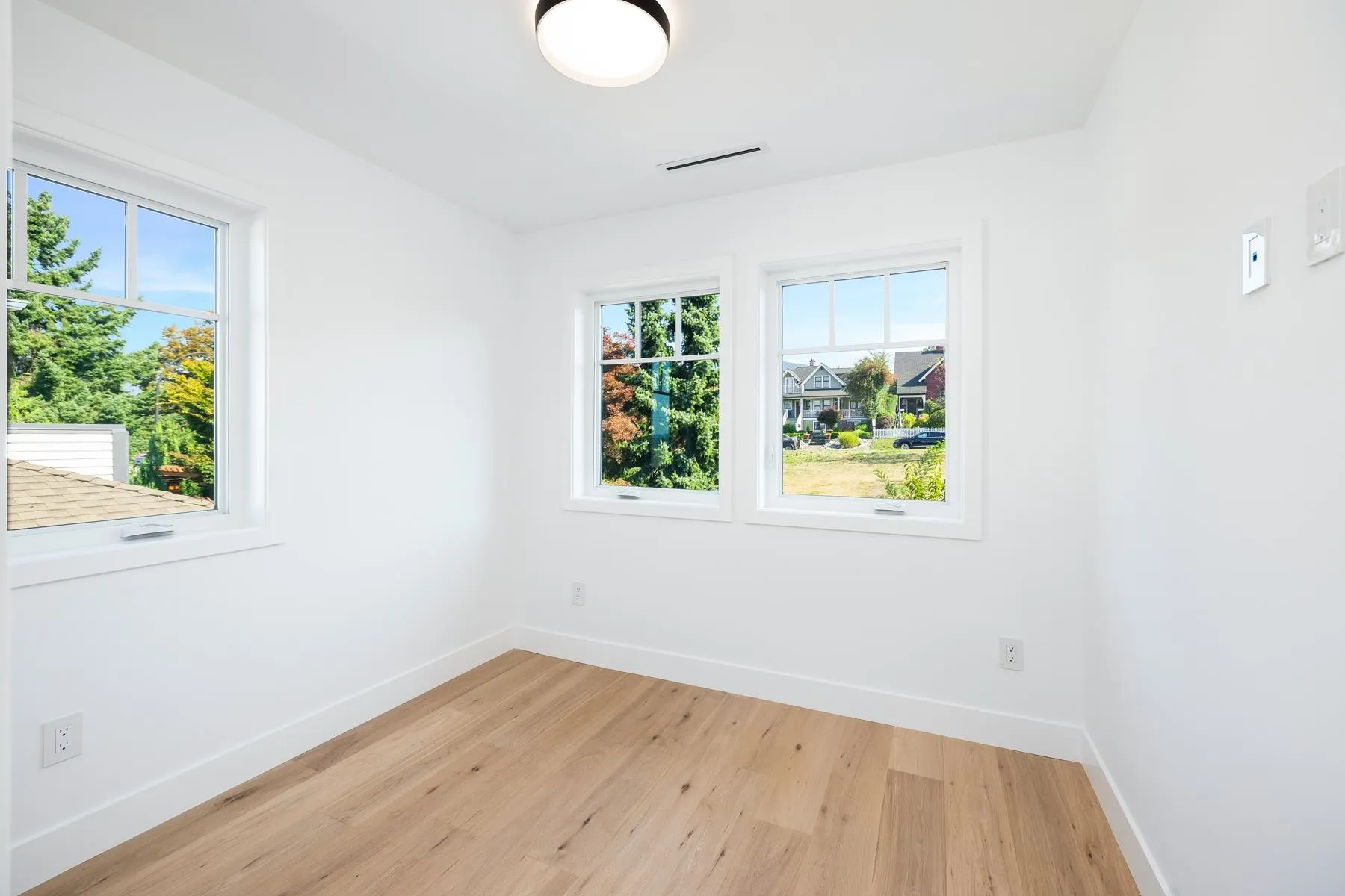 263 W 6th Street